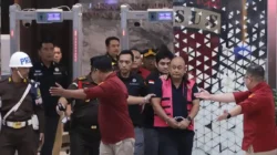 Usai Dicopot Presiden Prabowo, Dadan Hindayana Kenakan ‘Rompi Pink’ Kejagung